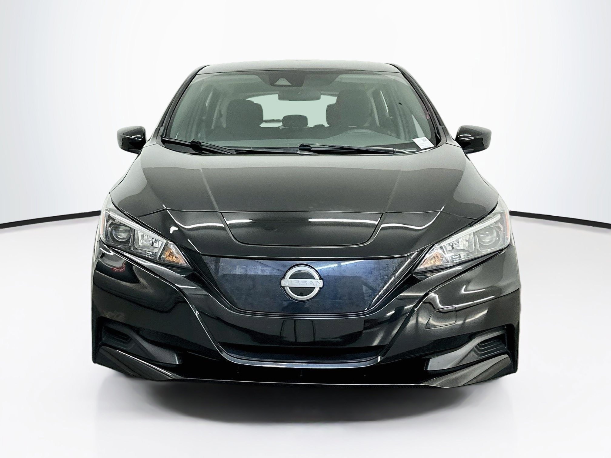 Used 2025 Nissan Leaf S FWD image 2