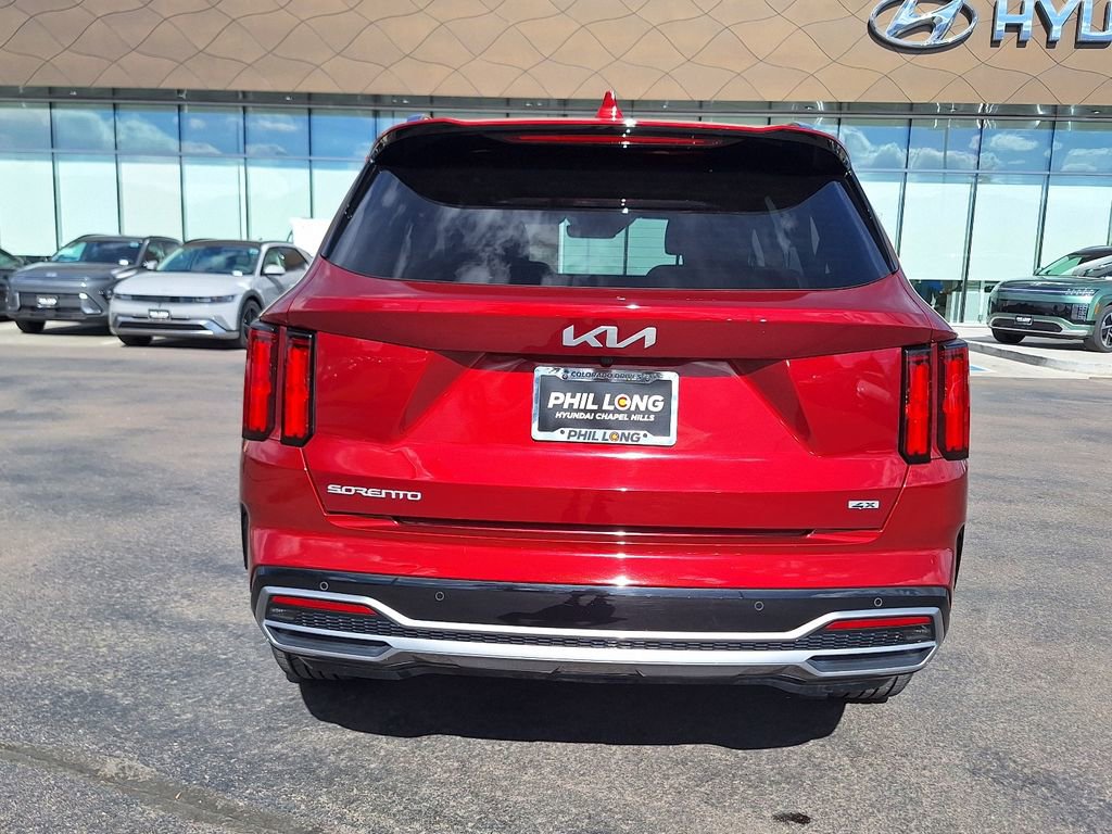 Used 2023 Kia Sorento SX image 4