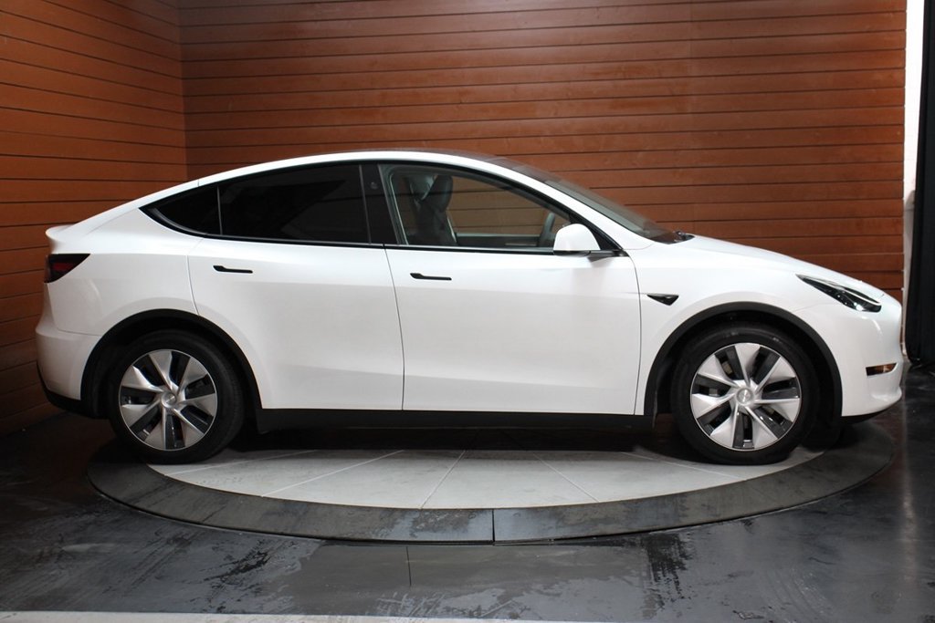 Used 2023 Tesla Model Y Long Range AWD/4WD image 5