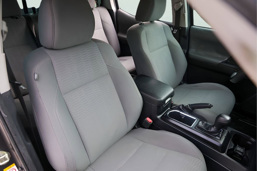 Used 2018 Toyota Tacoma SR w/ SR Convenience Package RWD image 31