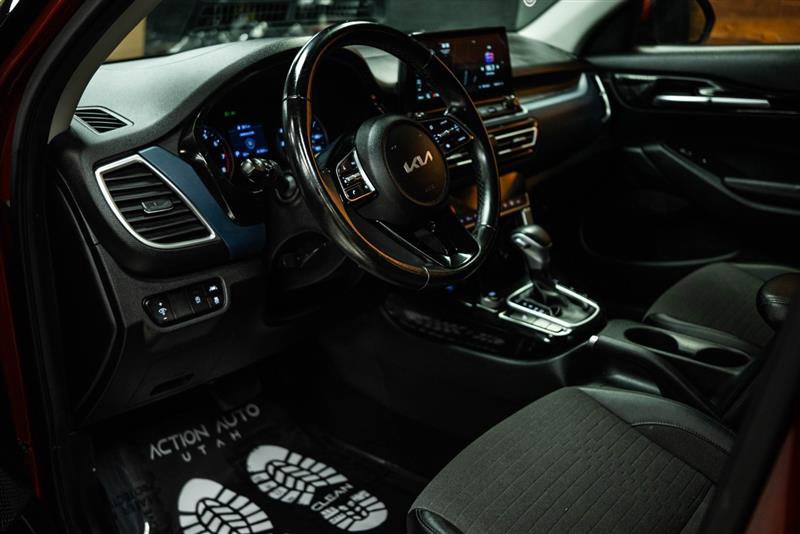 Used 2023 Kia Seltos Nightfall Edition image 8