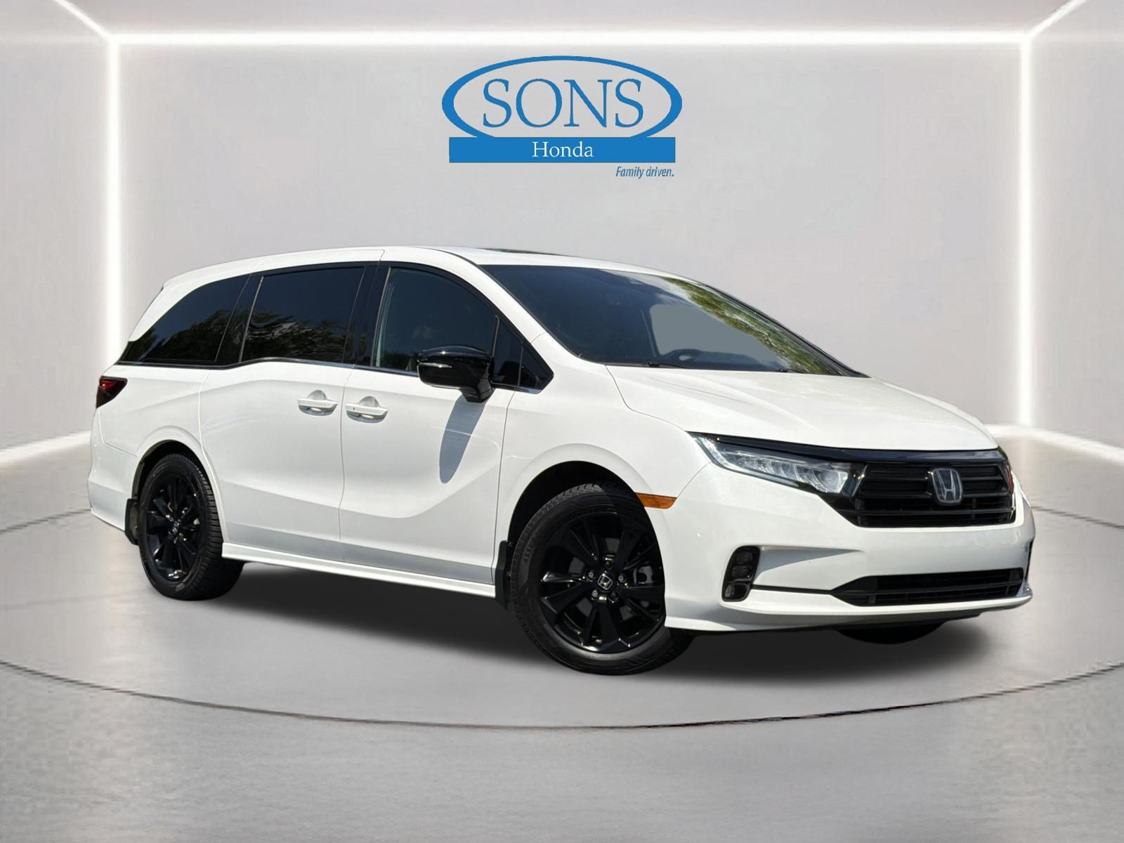 Certified 2024 Honda Odyssey Sport image 1