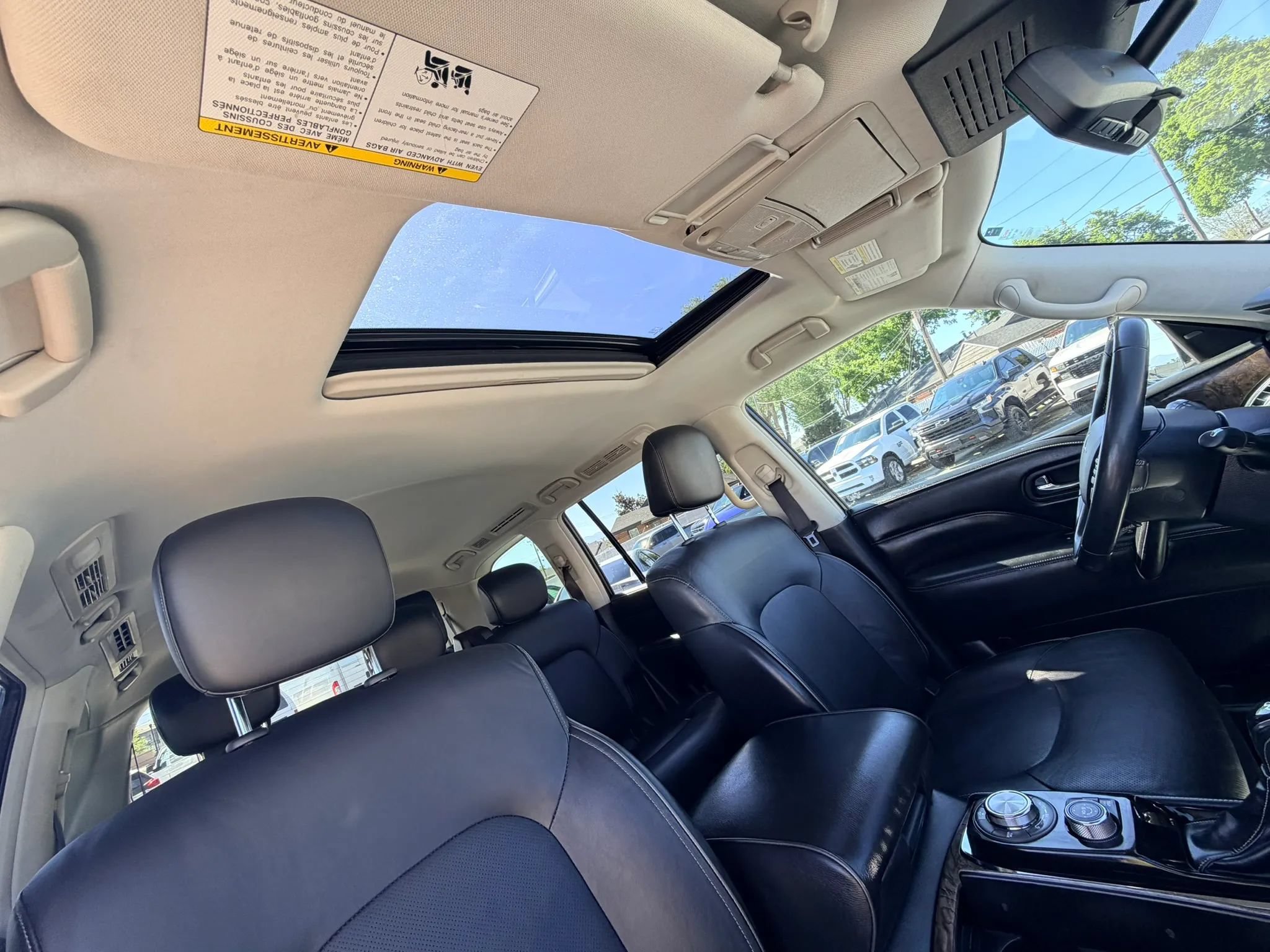 Used 2021 INFINITI QX80 Premium Select w/ All-Season Package AWD/4WD image 28