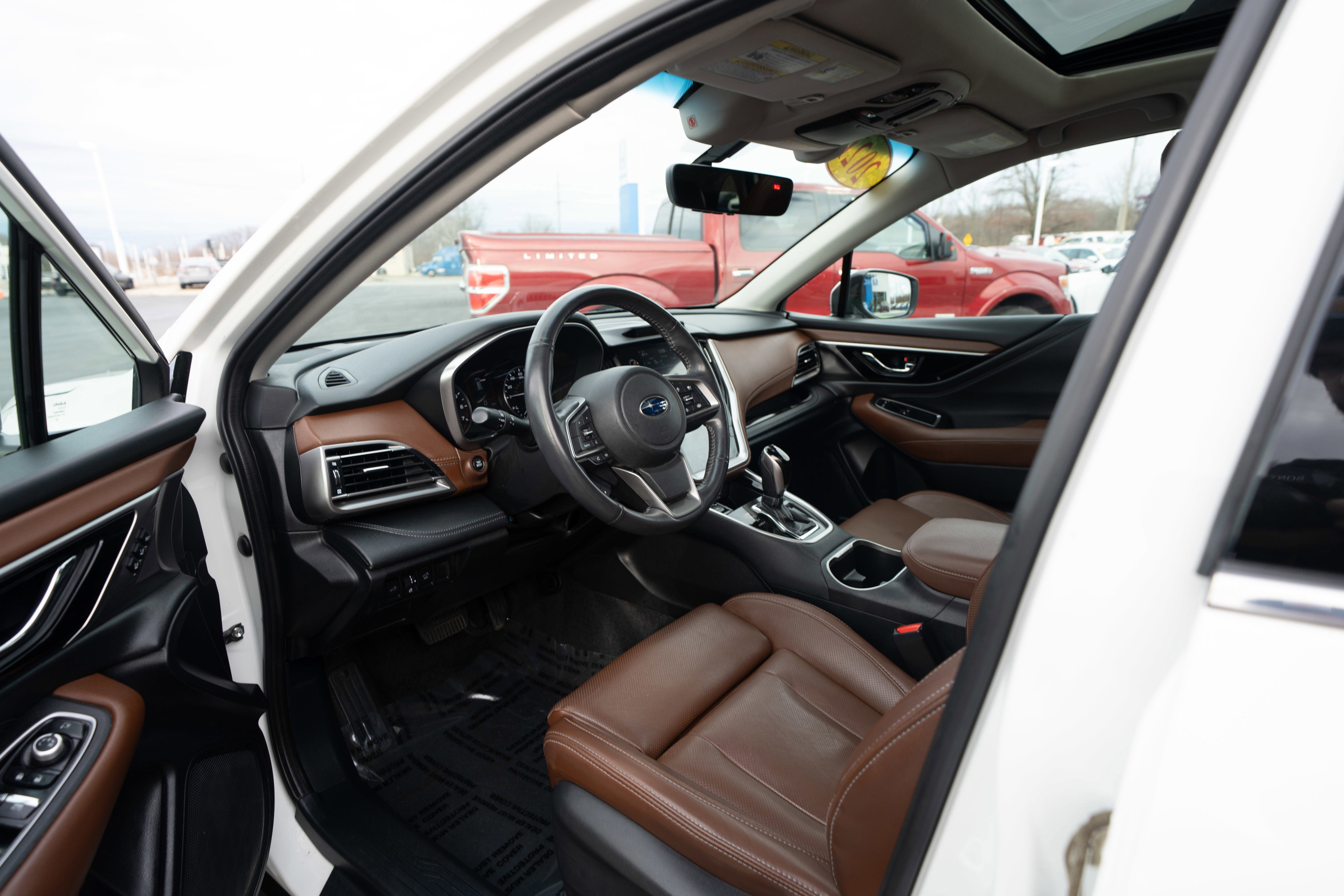 Used 2021 Subaru Outback Touring w/ Popular Package #2 image 8