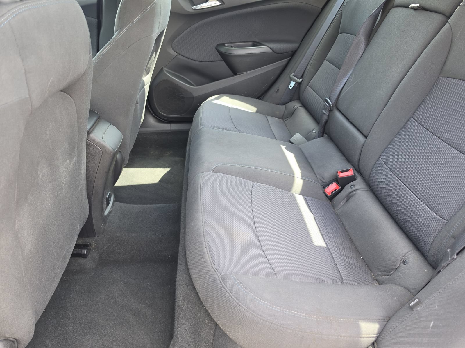 Used 2018 Chevrolet Cruze LT w/ Convenience Package FWD image 13