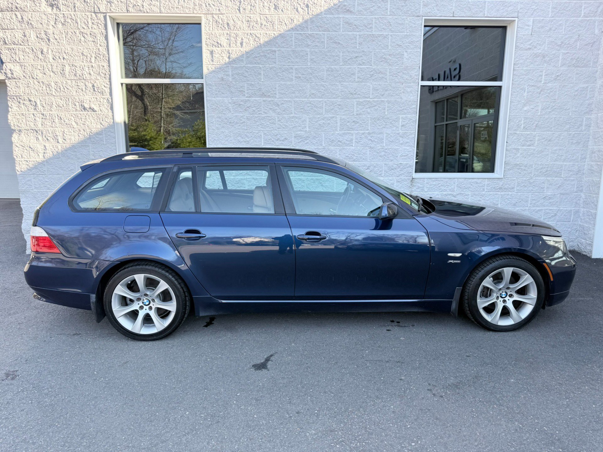Used 2009 BMW 535i xDrive Wagon image 31