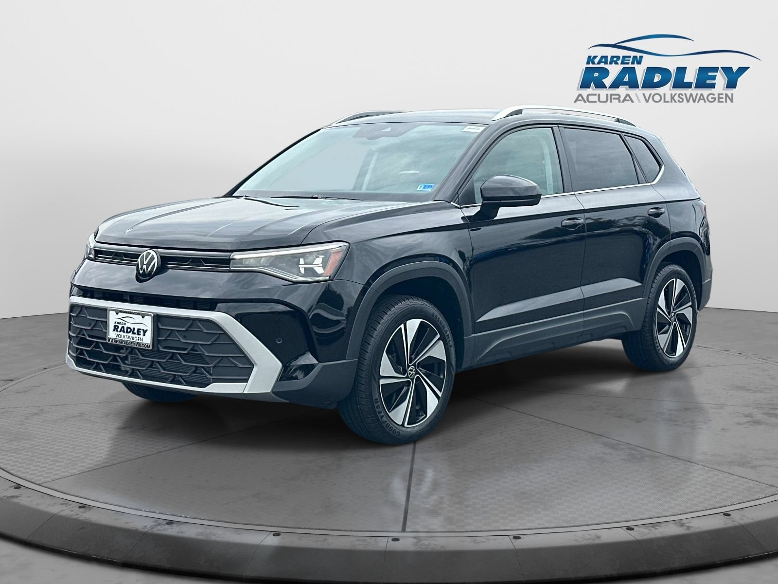 Certified 2025 Volkswagen Taos SE AWD/4WD image 5