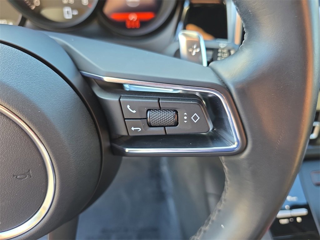 Certified 2022 Porsche Macan image 35