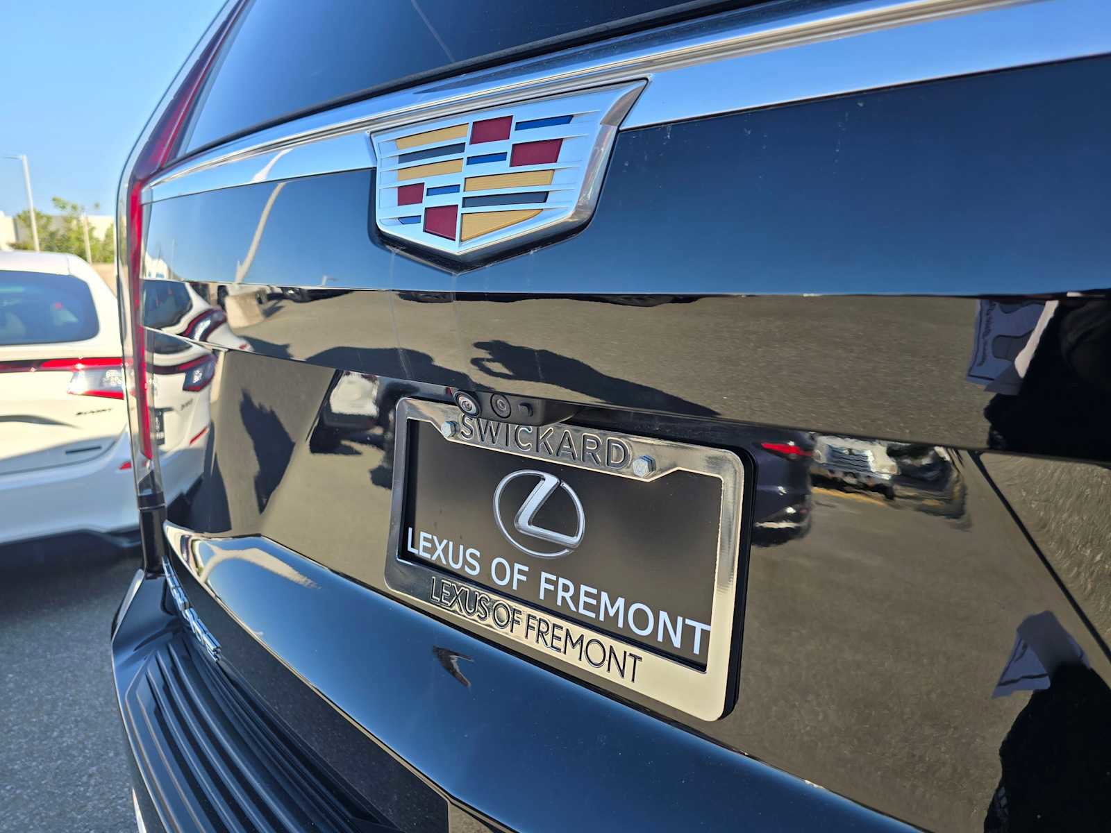 Used 2022 Cadillac Escalade Premium Luxury AWD/4WD image 10