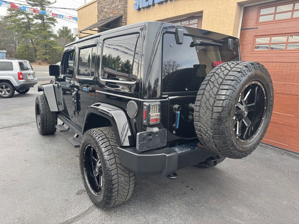 Used 2015 Jeep Wrangler Unlimited Sahara image 9