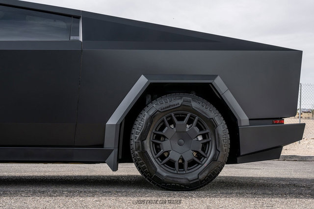 Used 2024 Tesla Cybertruck Cyberbeast AWD/4WD image 3