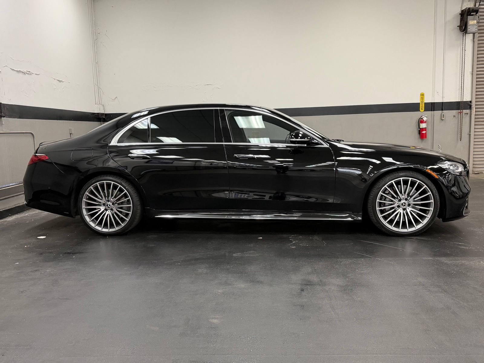 Certified 2022 Mercedes-Benz S 500 4MATIC image 3