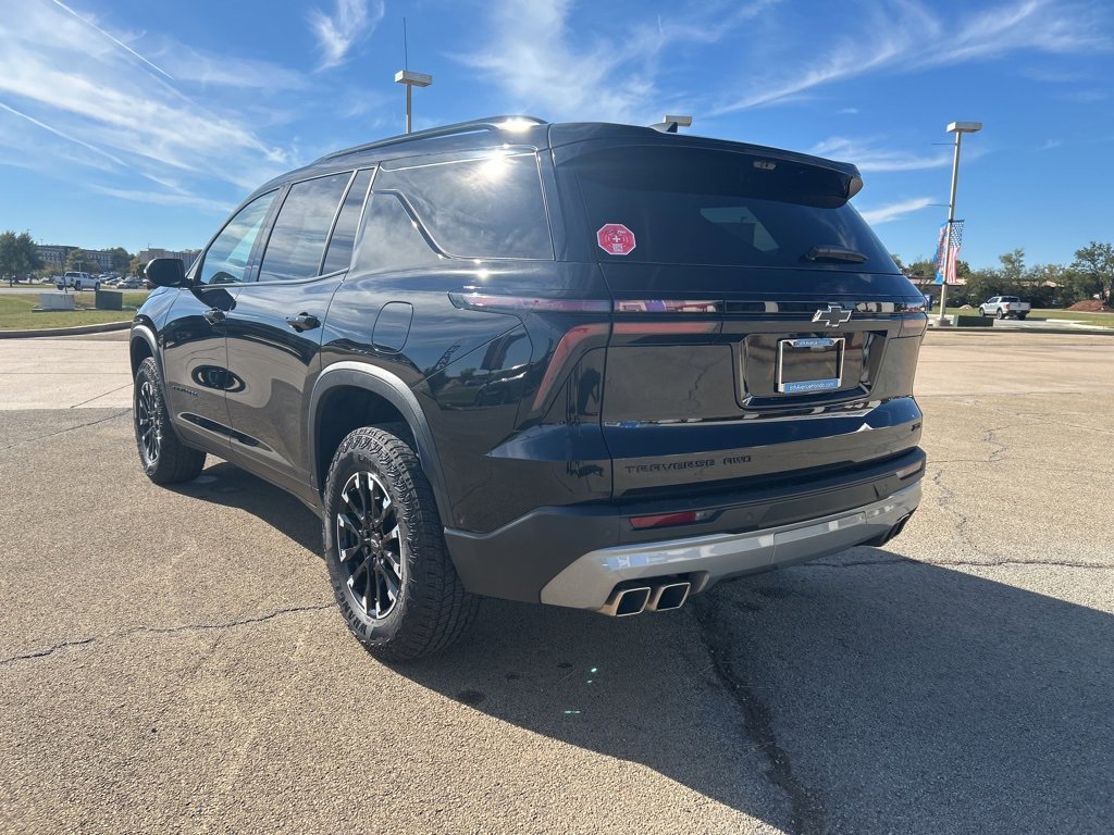 Used 2025 Chevrolet Traverse Z71 w/ Enhanced Driving Package image 7