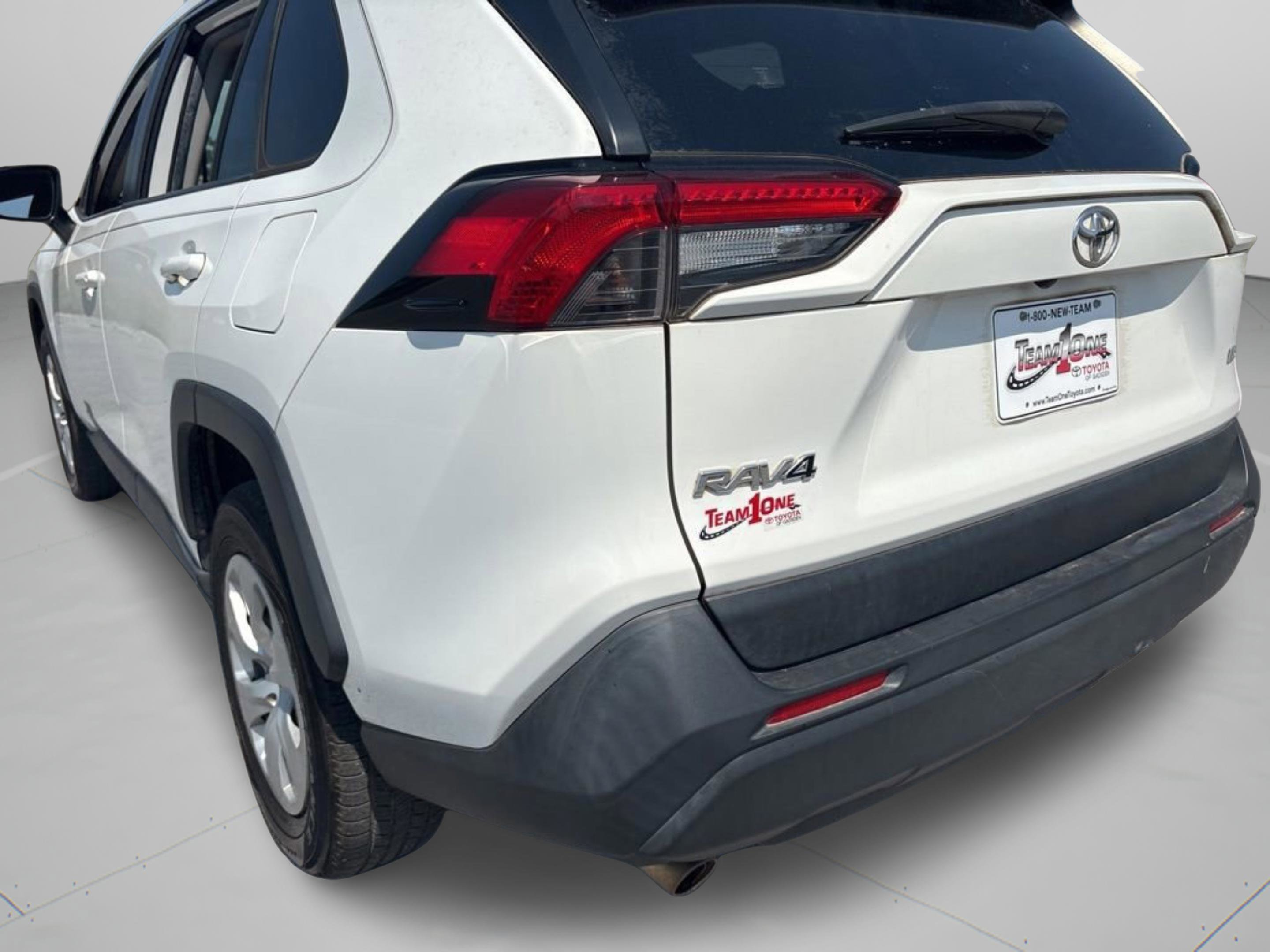 Used 2019 Toyota RAV4 LE FWD image 36