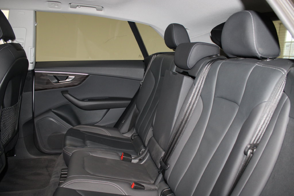 Used 2023 Audi Q8 Premium w/ Convenience Package AWD/4WD image 13