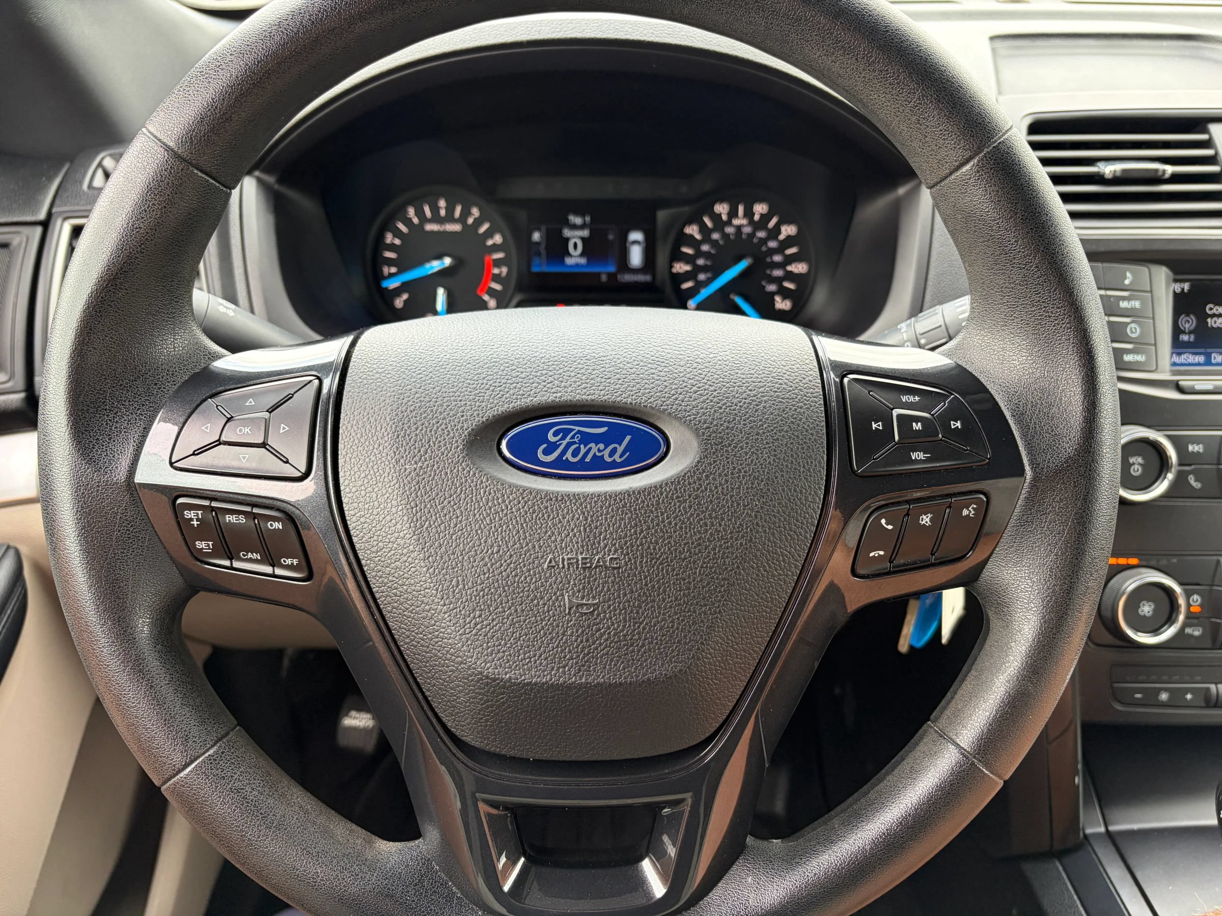 Used 2019 Ford Explorer 4WD w/ Class III Trailer Tow Package image 38
