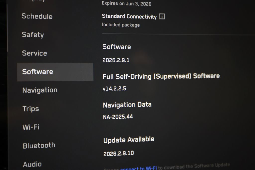 Used 2024 Tesla Cybertruck AWD Crew Cab image 26