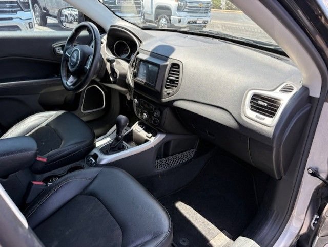 Used 2018 Jeep Compass Latitude w/ Popular Equipment Group FWD image 18