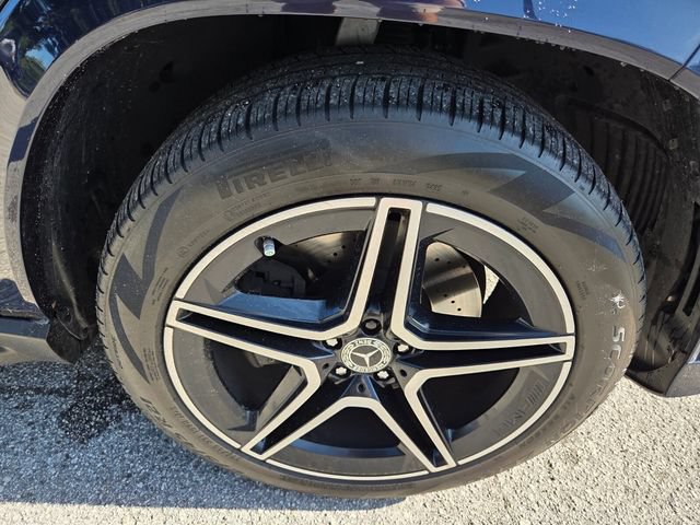 Used 2022 Mercedes-Benz GLS 450 4MATIC w/ AMG Line Exterior image 10