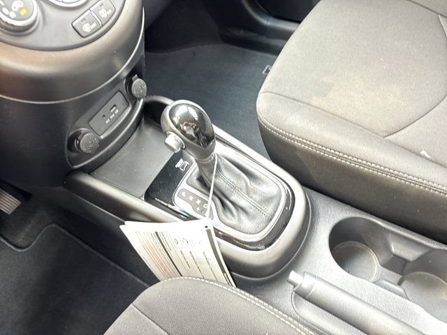 Used 2012 Kia Soul + FWD image 17