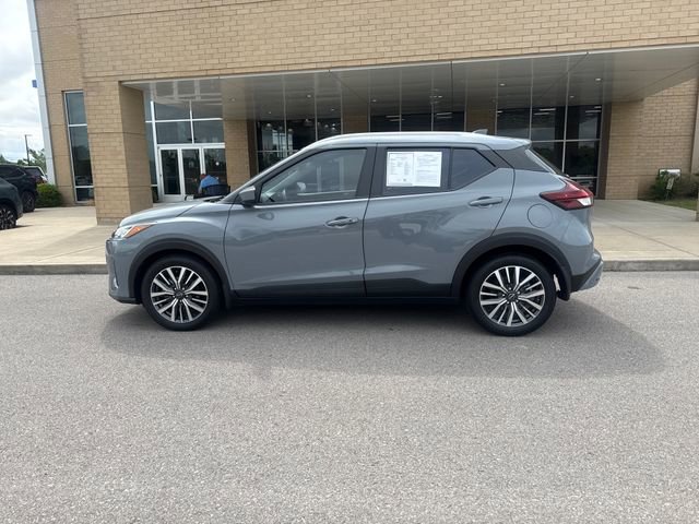 Used 2023 Nissan Kicks SV FWD image 1