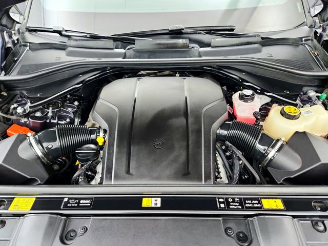 Certified 2025 Land Rover Range Rover SV image 30