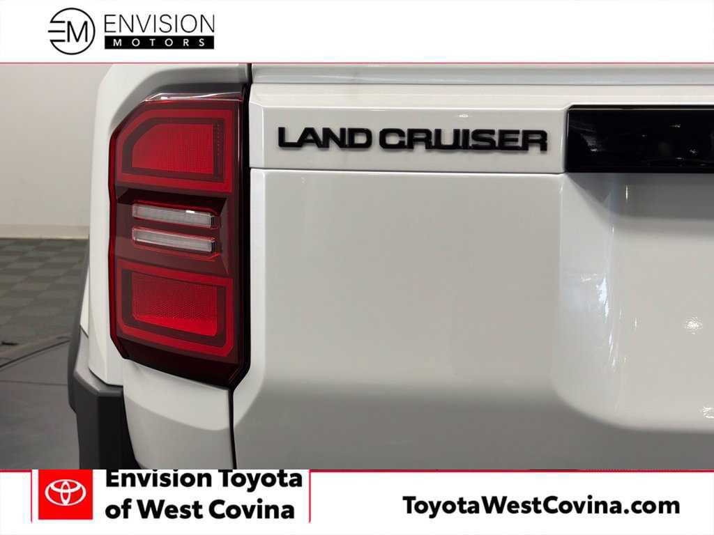 Used 2027 Toyota Land Cruiser AWD/4WD image 13