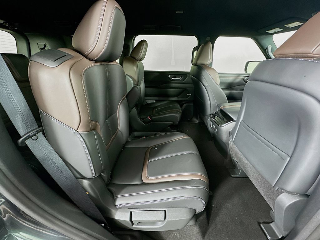 New 2026 Nissan Armada SL w/ Captain's Chari Seat Package AWD/4WD image 36