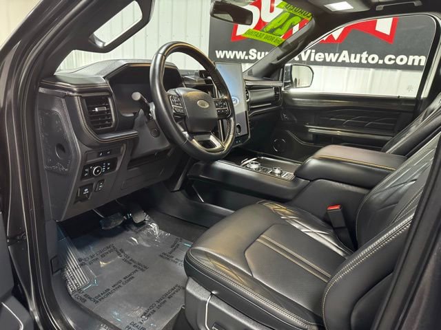 Used 2024 Ford Expedition Platinum image 7