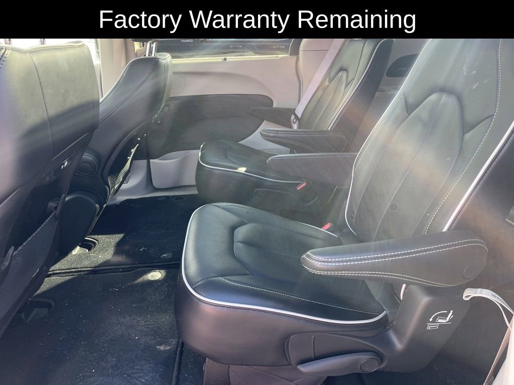 Used 2023 Chrysler Pacifica Limited image 12