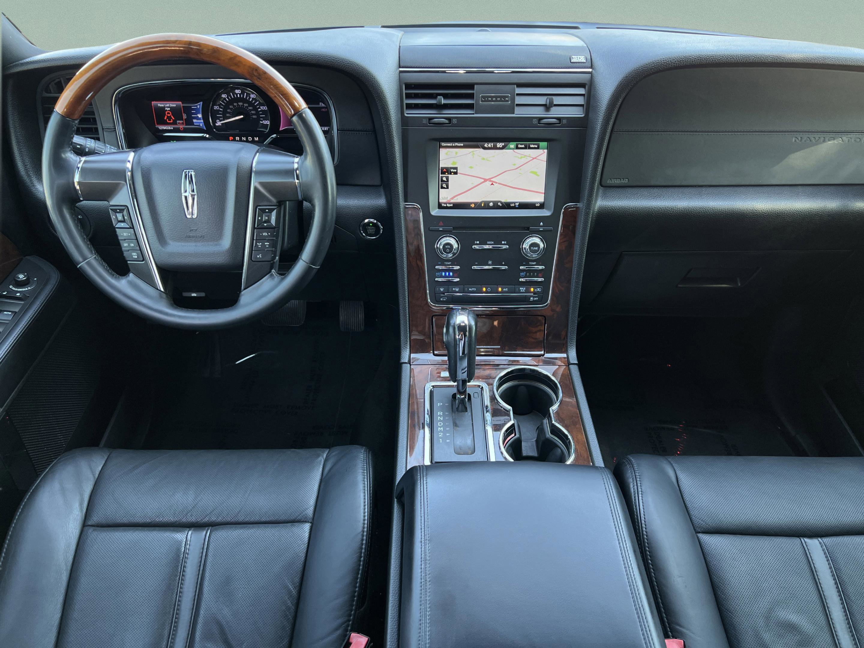 Used 2015 Lincoln Navigator 2WD image 9