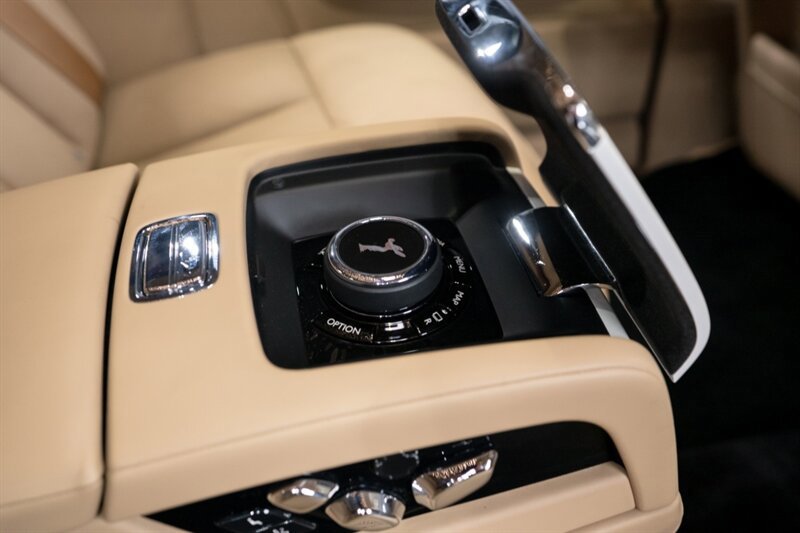 Used 2019 Rolls-Royce Phantom Sedan image 11