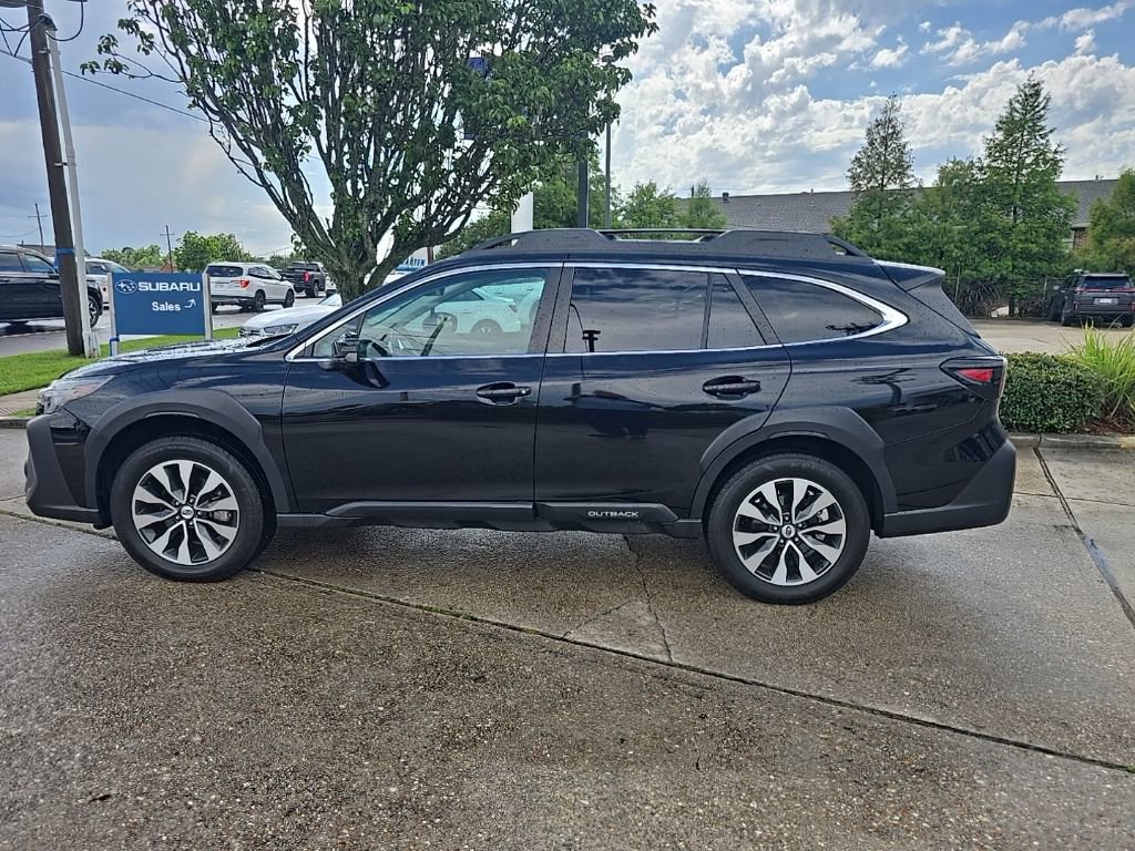 Used 2023 Subaru Outback Limited AWD/4WD image 2