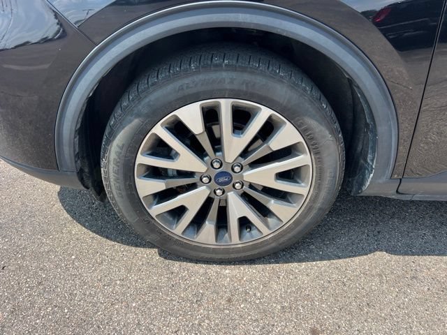 Used 2022 Ford Escape Titanium AWD/4WD image 9