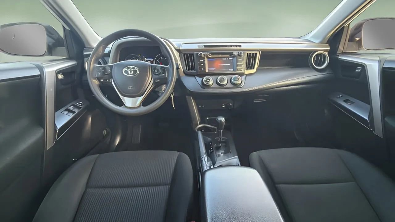 Used 2018 Toyota RAV4 LE image 20