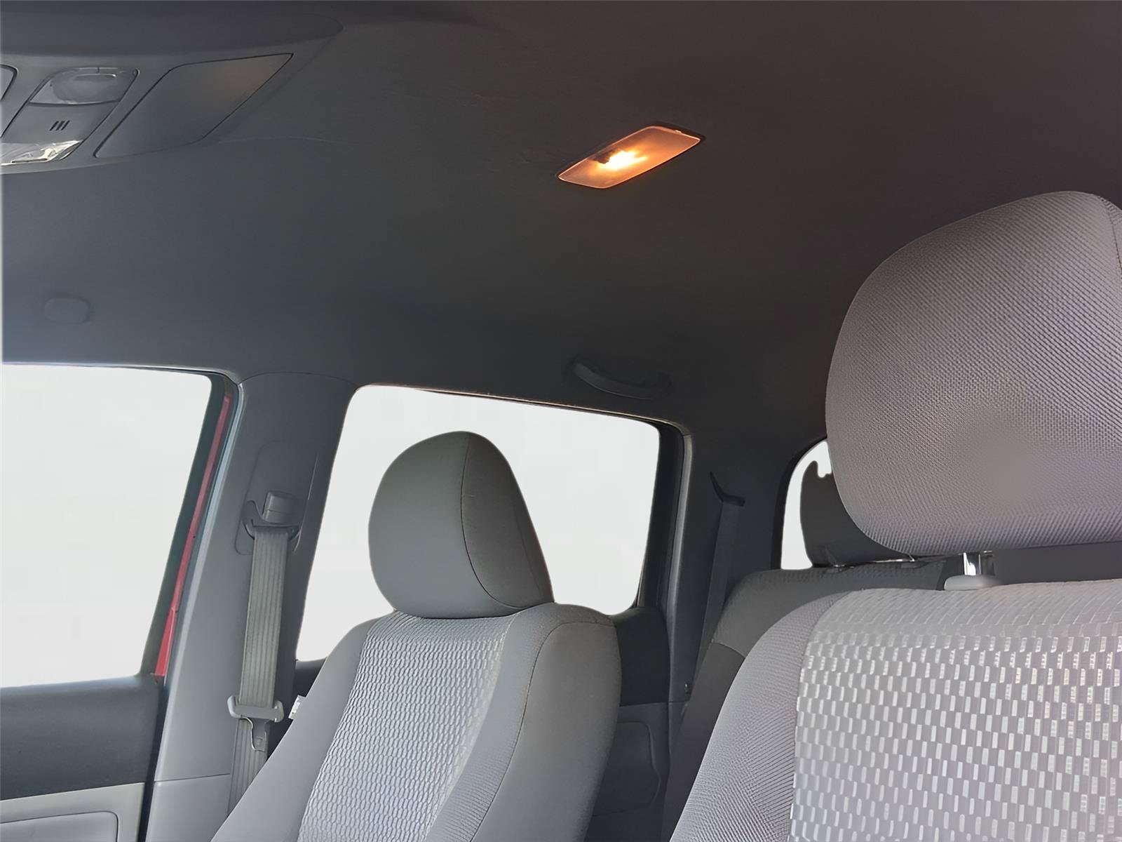 Used 2015 Toyota Tacoma PreRunner w/ Convenience Package RWD image 16