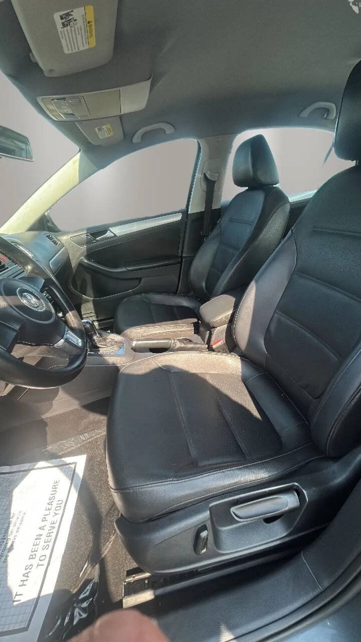 Used 2013 Volkswagen Jetta SE FWD image 9