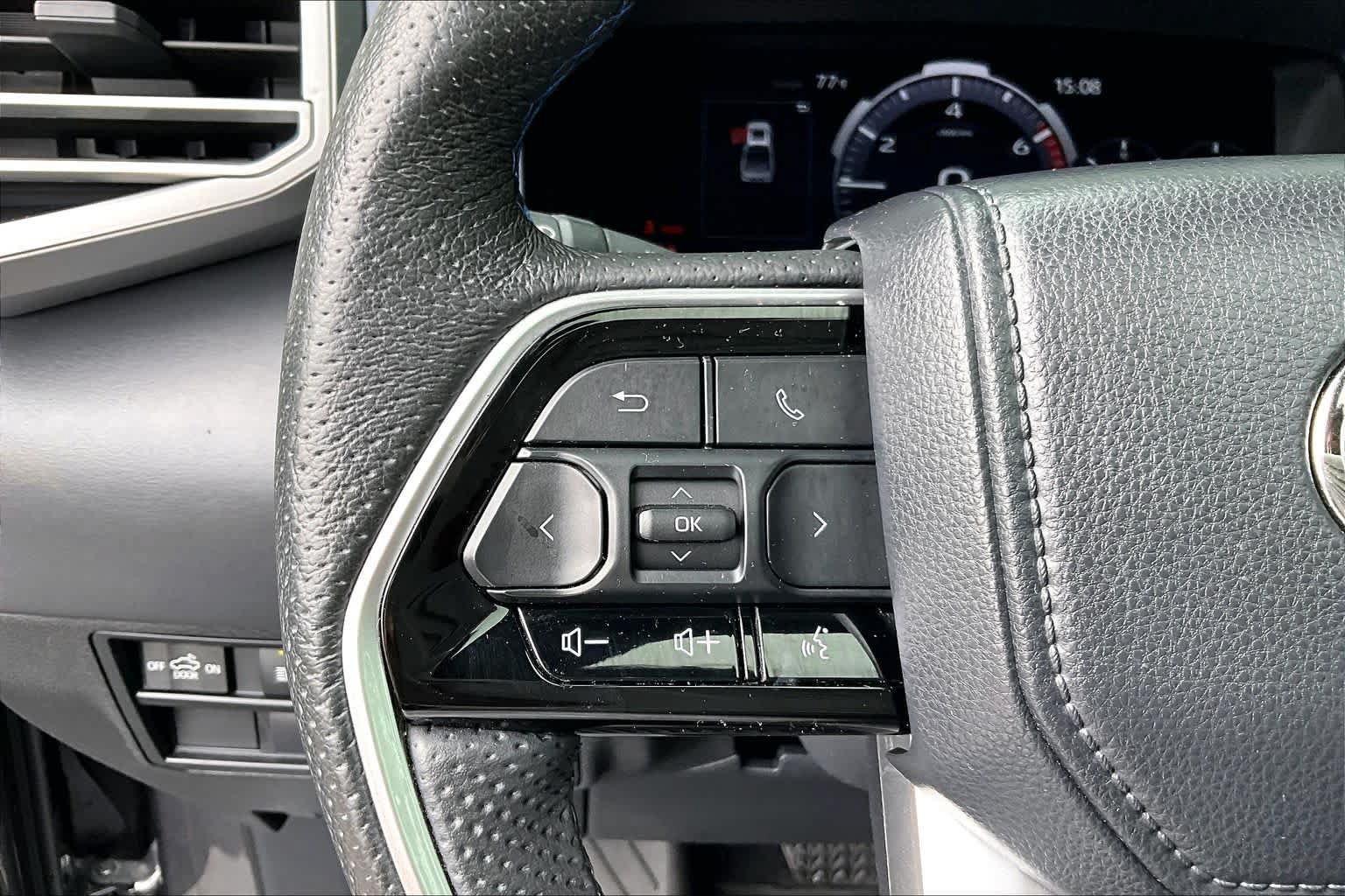 Used 2022 Toyota Tundra Platinum AWD/4WD image 23