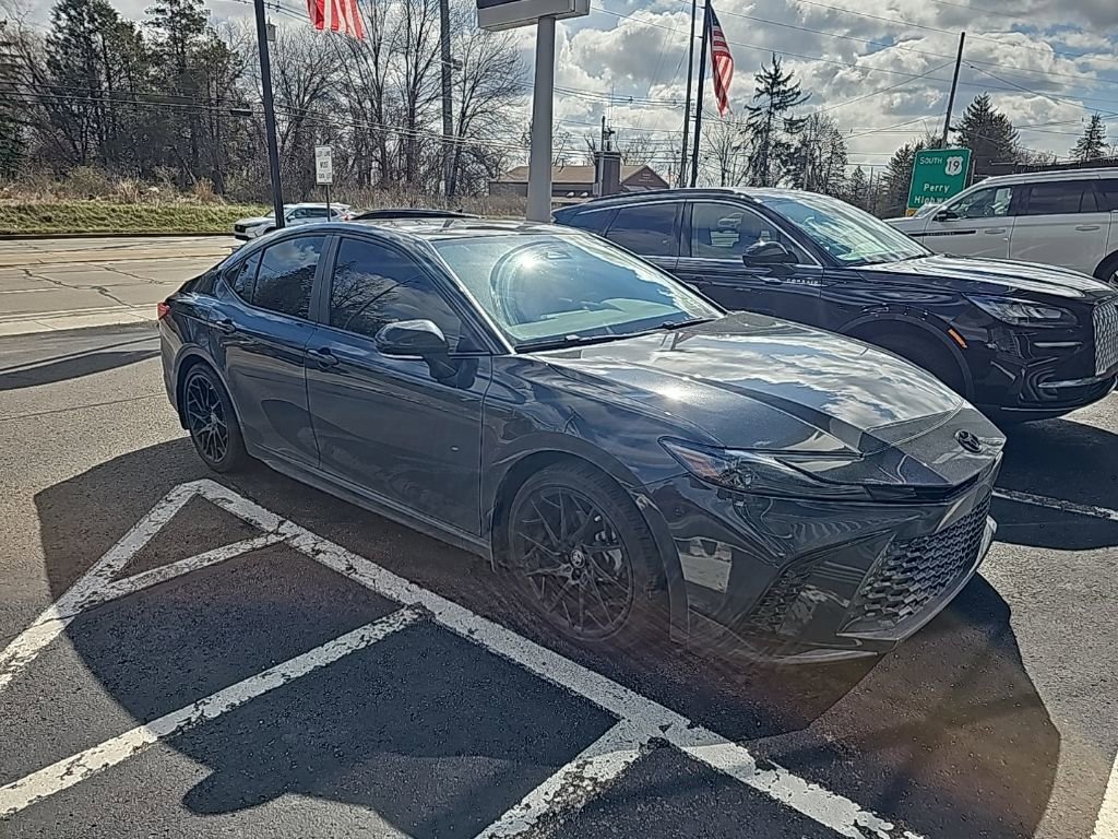 Used 2025 Toyota Camry XSE image 4
