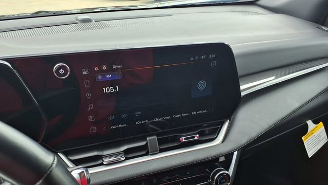 Used 2025 Chevrolet Equinox LT image 24