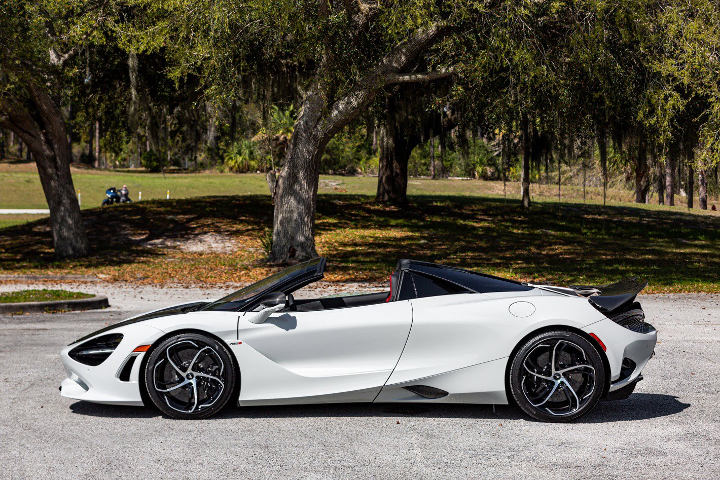Used 2024 McLaren 750S Spider image 4