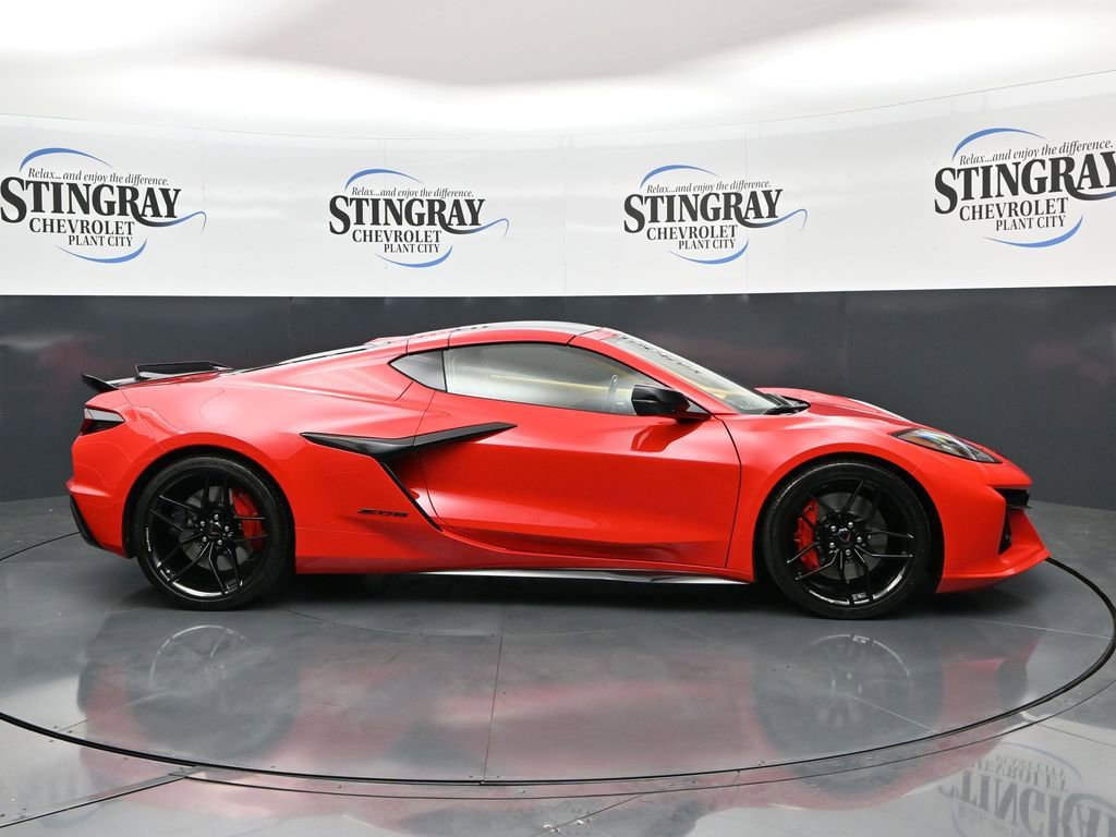 Used 2025 Chevrolet Corvette Z06 image 8