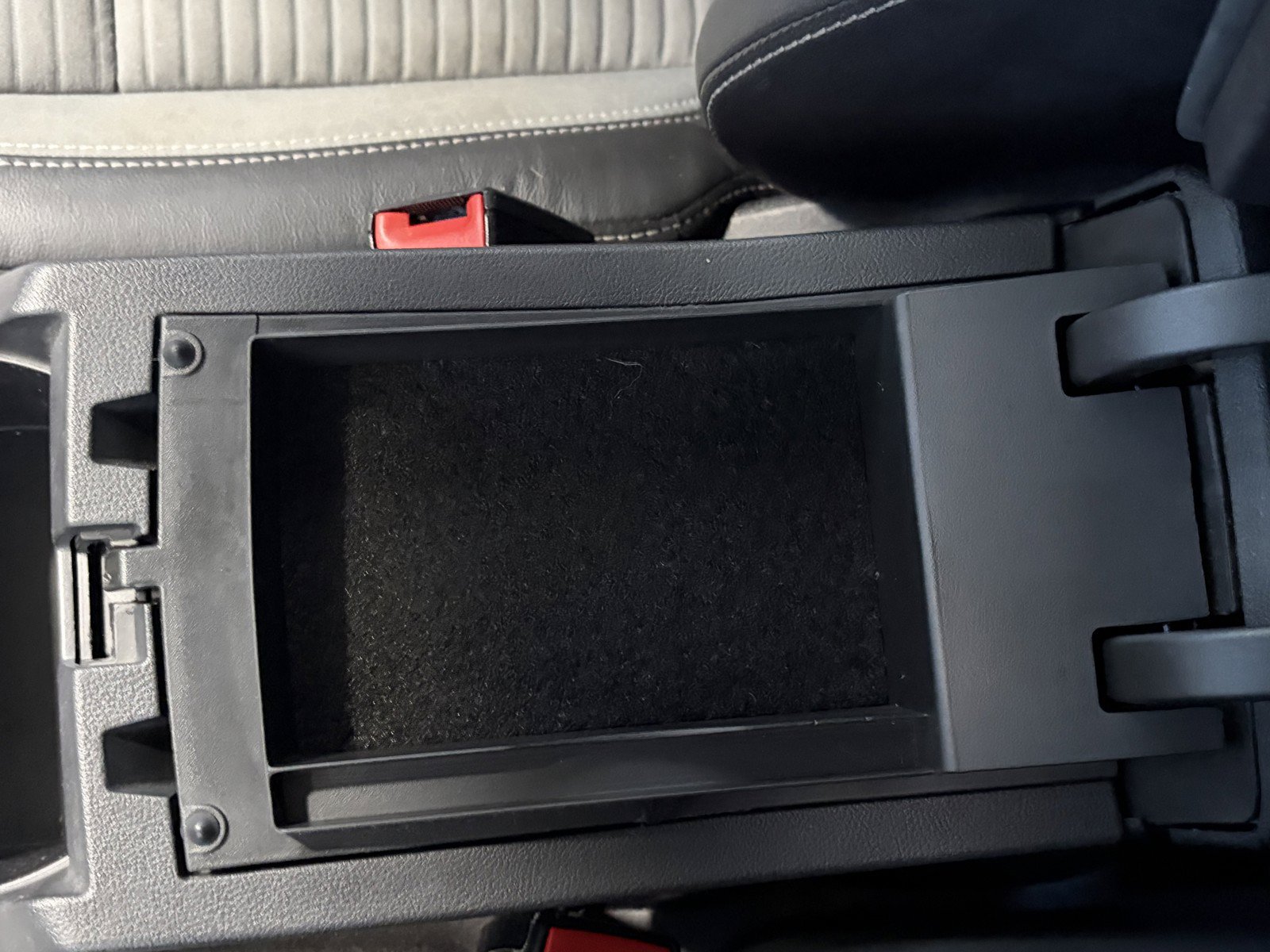 Used 2019 Ford Escape SE FWD image 17