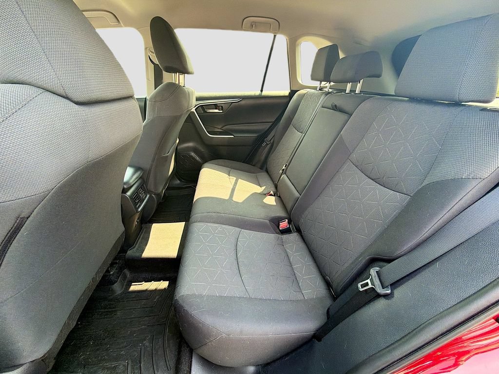 Used 2021 Toyota RAV4 XLE w/ XLE Grade Weather Package AWD/4WD image 25