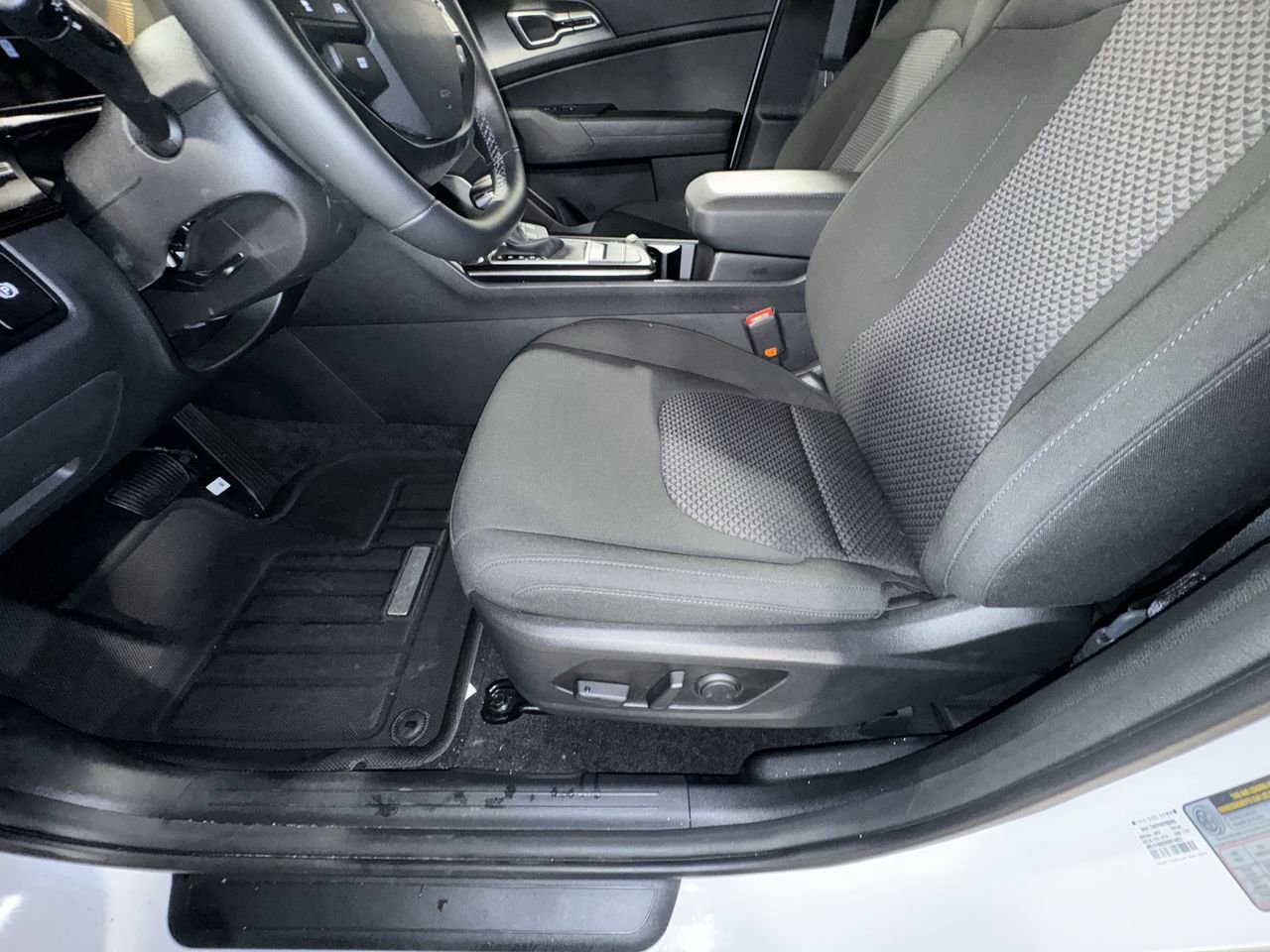 New 2026 Kia Sportage LX image 15