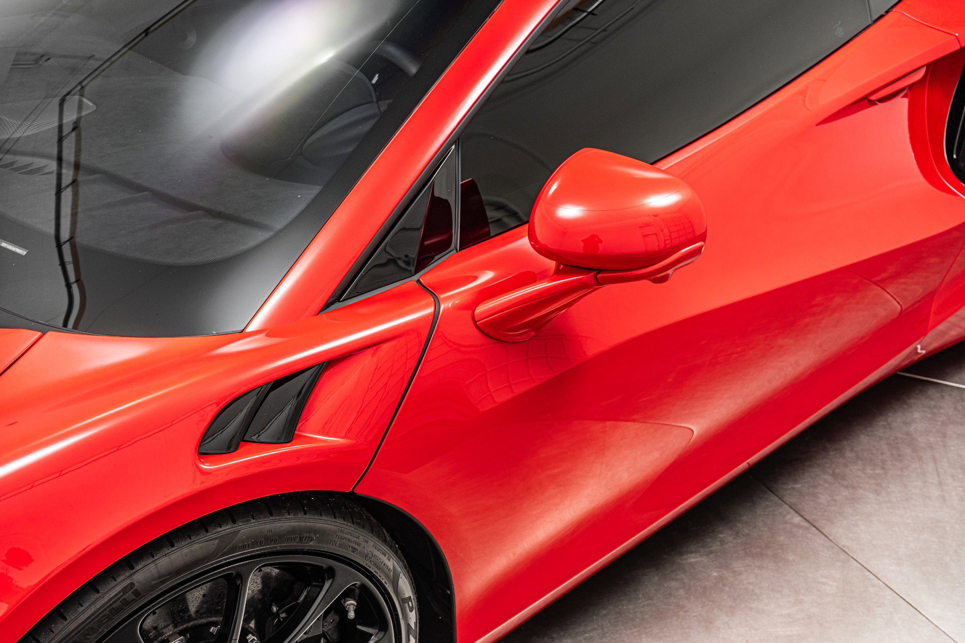 Used 2023 McLaren Artura RWD image 35