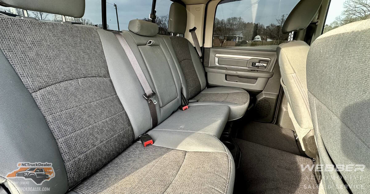 Used 2019 RAM 1500 Classic SLT w/ Luxury Group image 18