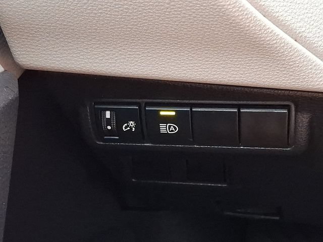 Certified 2025 Toyota Corolla Cross LE w/ Moonroof Package AWD/4WD image 25