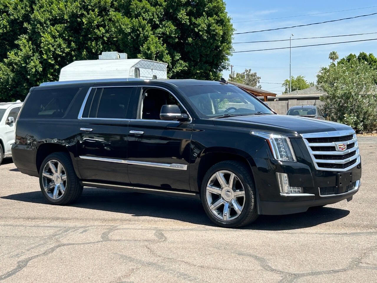 Used 2017 Cadillac Escalade ESV Premium Luxury RWD image 1