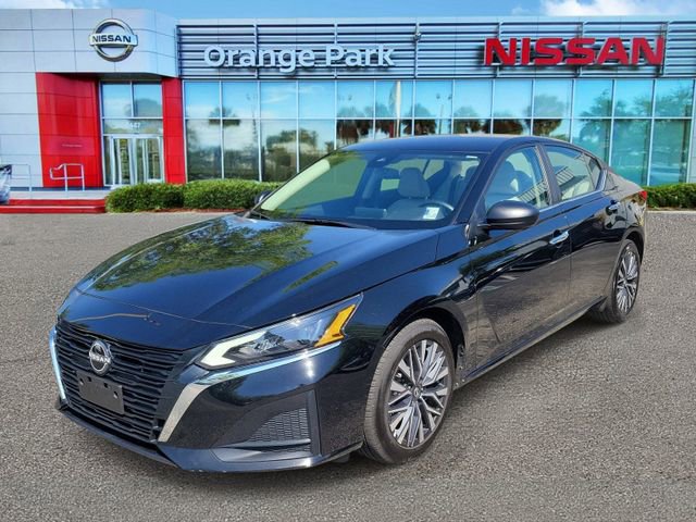 Used 2025 Nissan Altima 2.5 SV FWD image 4